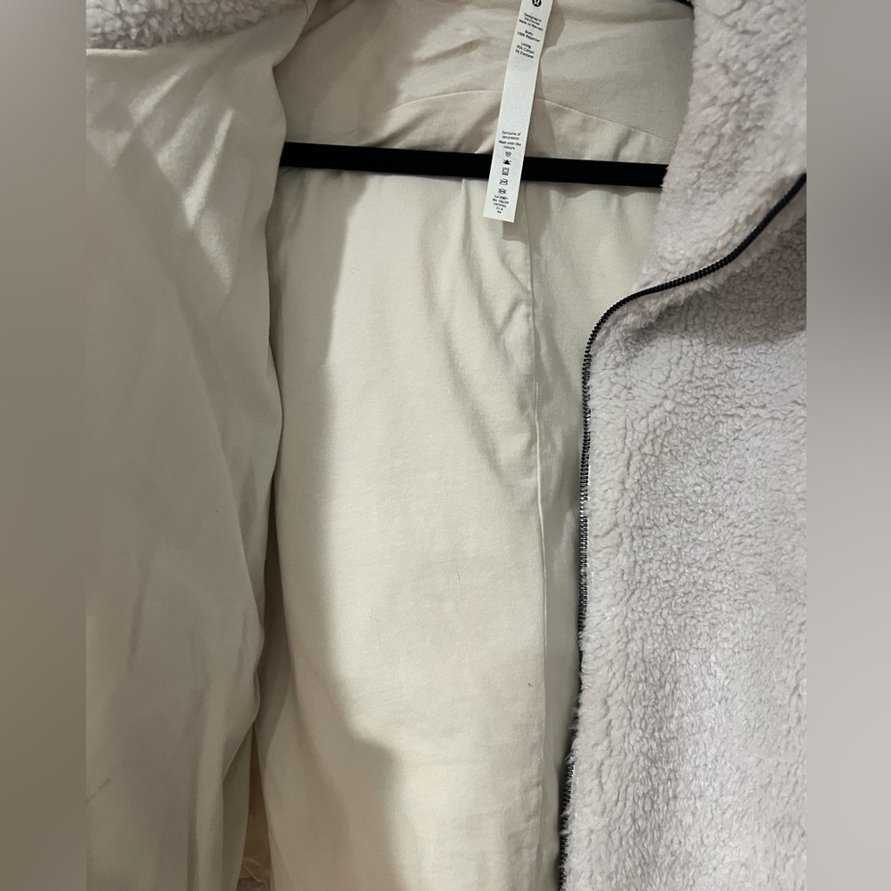 Lululemon Cinchable fleece zip-up - Picture 3 of 6